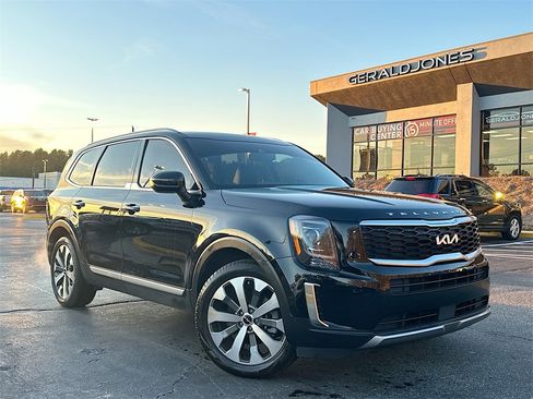 Used 2022 Kia Telluride S image 1