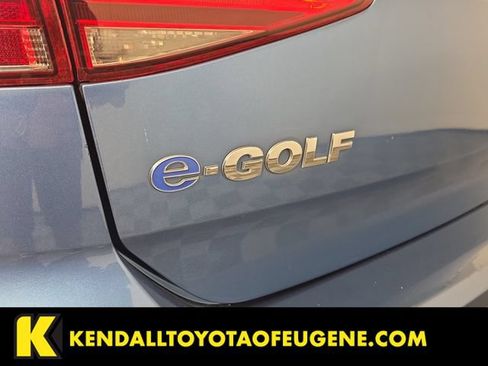 Used 2016 Volkswagen e-Golf SE w/ DC Fast Charging Package FWD image 11