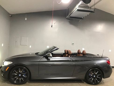 Used 2015 BMW M235i Convertible image 11