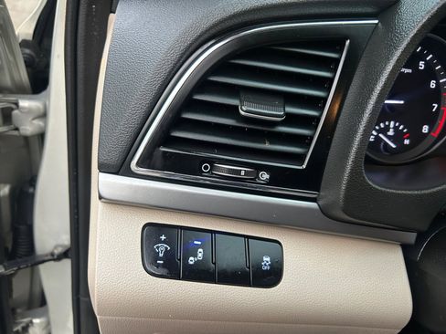 Used 2017 Hyundai Elantra SE w/ SE A/T Tech Package 03 image 17