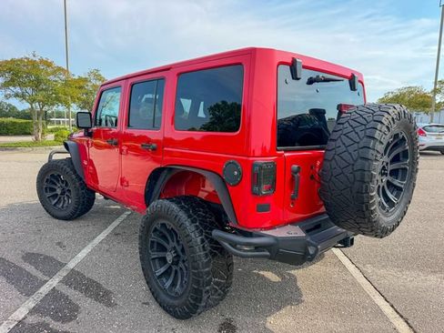 Used 2015 Jeep Wrangler Unlimited Sahara w/ Max Tow Package AWD/4WD image 5