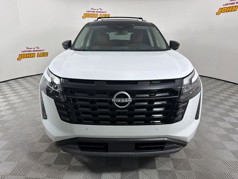 New 2026 Nissan Pathfinder Platinum image 9