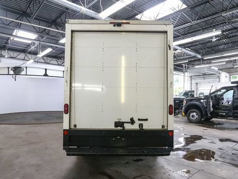 Used 2023 Ford Transit 350 DRW RWD image 9