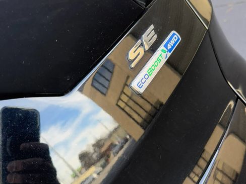 Used 2018 Ford Escape SE AWD/4WD image 12