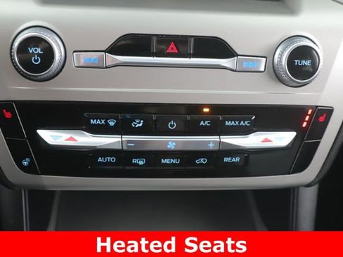 Used 2023 Ford Explorer XLT w/ Equipment Group 202A AWD/4WD image 4