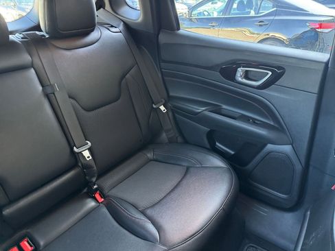 Used 2025 Jeep Compass Trailhawk image 70