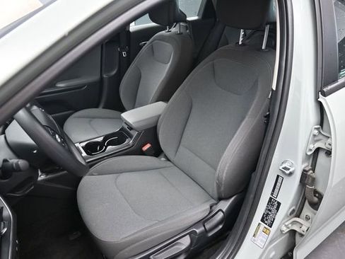 Used 2025 Kia K4 FWD image 17