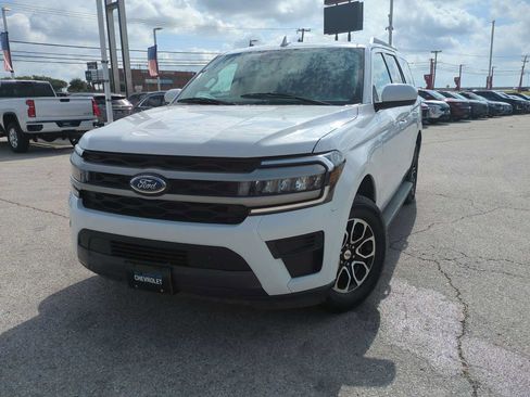Used 2024 Ford Expedition XLT RWD image 1