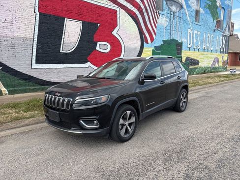 Used 2019 Jeep Cherokee Limited image 49