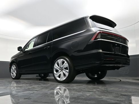 Used 2025 Lincoln Navigator L Black Label image 27