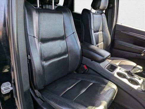 Used 2018 Jeep Grand Cherokee Limited image 17