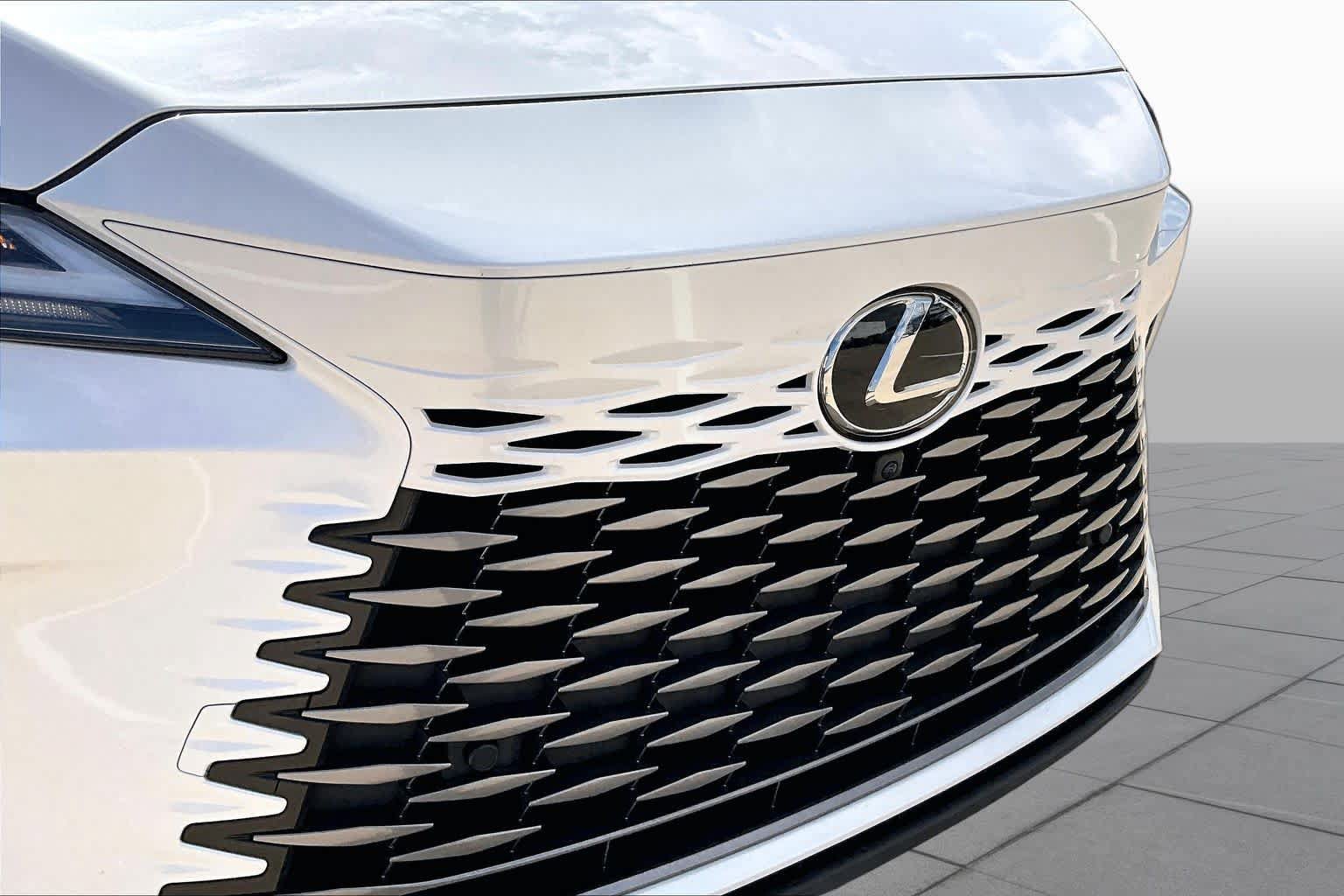 Used 2025 Lexus RX 350 Premium w/ Accessory Package (Z1) FWD image 30