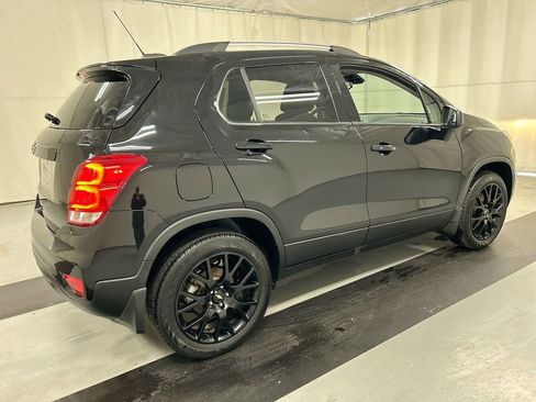 Used 2022 Chevrolet Trax LT w/ Driver Confidence Package image 2