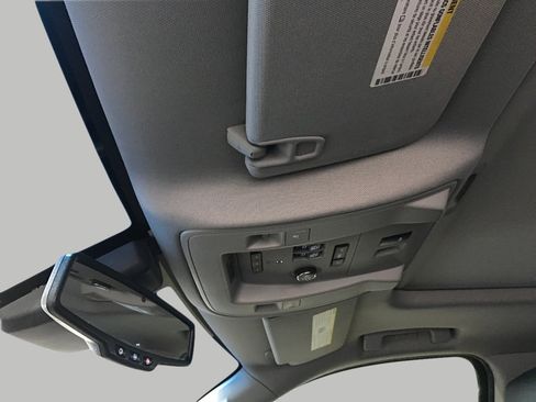 Used 2018 GMC Yukon Denali image 17