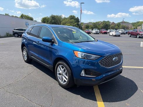 Used 2023 Ford Edge SEL w/ Convenience Package AWD/4WD image 3