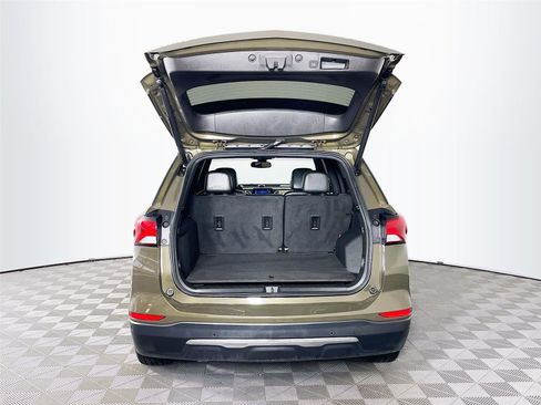 Used 2023 Chevrolet Equinox Premier image 29