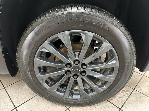 Used 2022 Chevrolet Traverse RS image 15