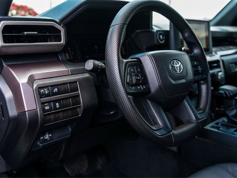 Used 2025 Toyota Tacoma SR5 AWD/4WD image 11