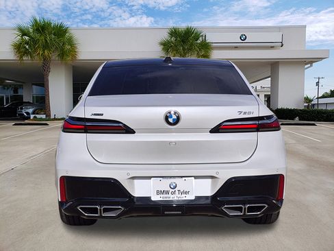 Certified 2023 BMW 760i xDrive w/ Parking Assistance Package image 5
