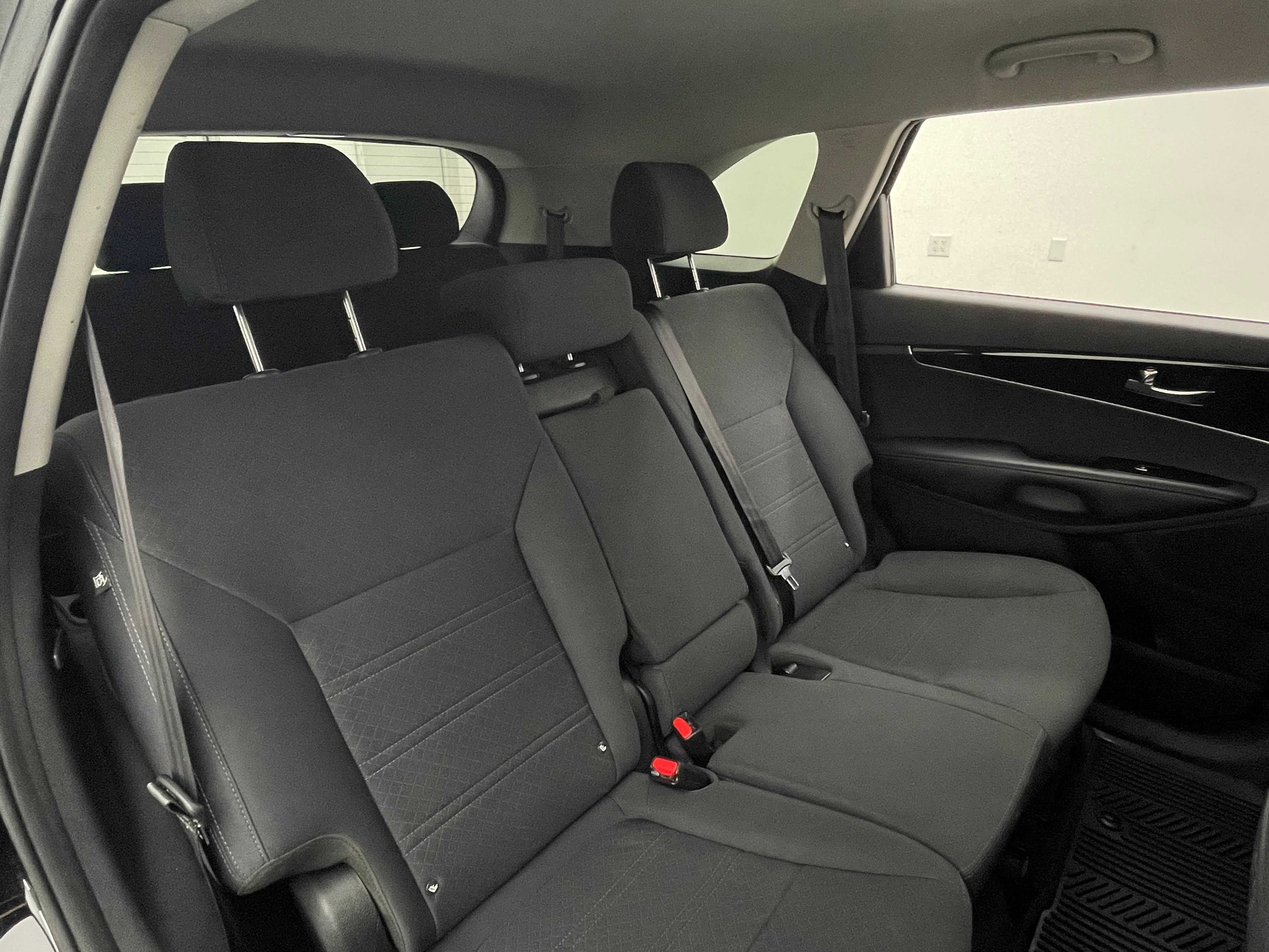 Used 2020 Kia Sorento LX FWD image 33