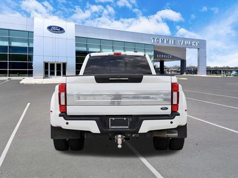 Used 2022 Ford F350 Platinum w/ FX4 Off-Road Package AWD/4WD image 3