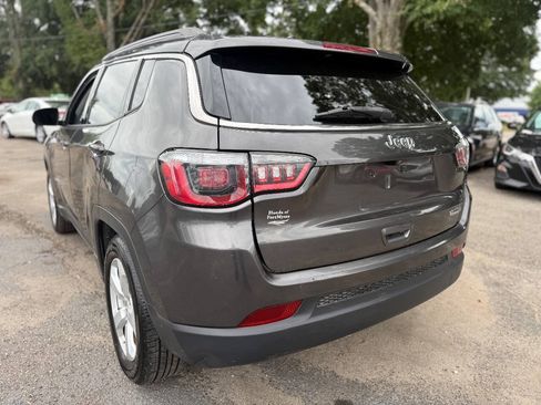 Used 2019 Jeep Compass Latitude FWD image 4