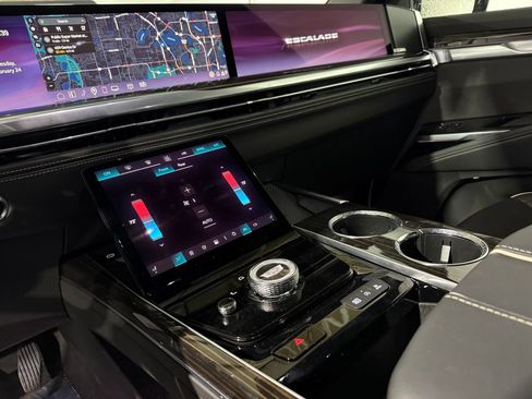 New 2025 Cadillac Escalade Premium Luxury w/ Touring Package image 31