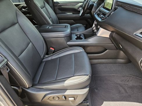 Used 2021 GMC Yukon XL SLT w/ SLT Premium Package RWD image 14