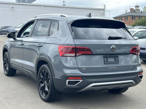Used 2023 Volkswagen Taos SE w/ Black Wheel Package image 5