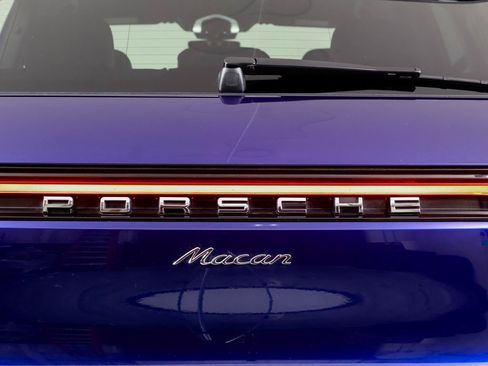 Used 2025 Porsche Macan image 14