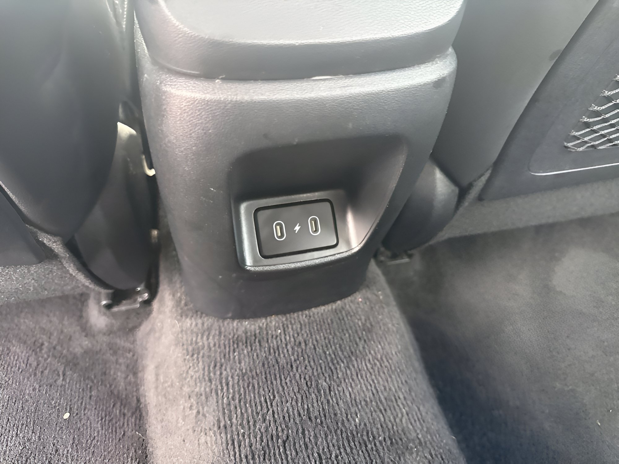 Used 2025 Hyundai Elantra Limited FWD image 21