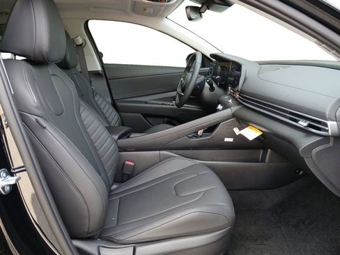 New 2026 Hyundai Elantra Limited FWD image 15