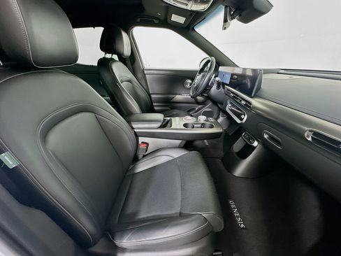 Used 2023 Genesis GV60 Advanced AWD/4WD image 32