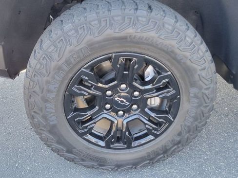 Used 2022 Chevrolet Silverado 1500 ZR2 AWD/4WD image 7