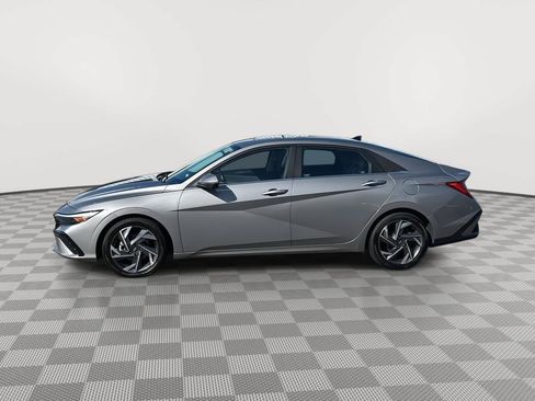 Certified 2024 Hyundai Elantra Limited FWD image 8