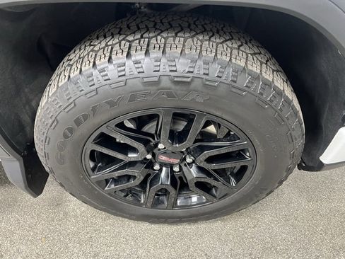 Used 2024 GMC Sierra 1500 Elevation image 21