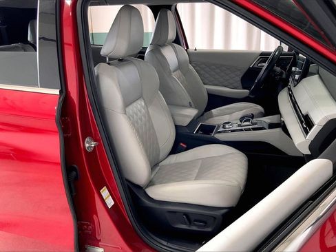 Used 2022 Mitsubishi Outlander SEL image 16