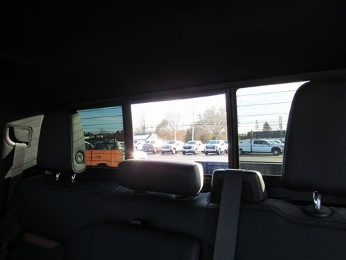 Certified 2023 GMC Sierra 1500 AT4 w/ AT4 Premium Package image 27