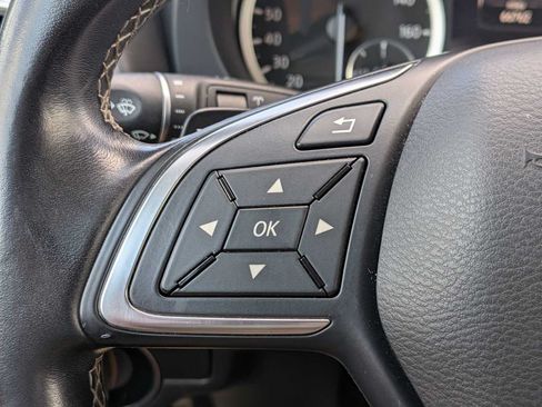 Used 2018 INFINITI QX30 Premium w/ Navigation Package AWD/4WD image 23