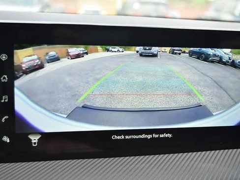 New 2025 Nissan Kicks SR image 17