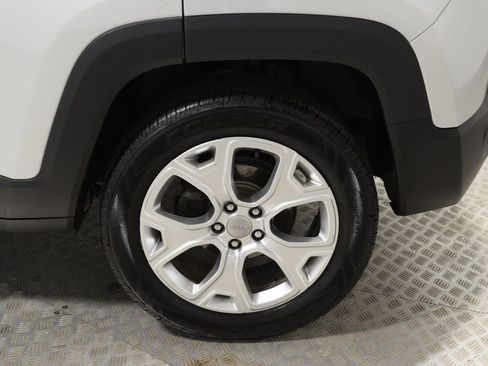 Used 2019 Jeep Renegade Limited w/ UConnect 8.4 Nav Group AWD/4WD image 37