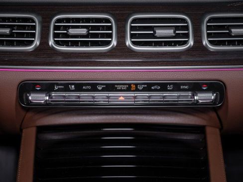 Used 2026 Mercedes-Benz GLS 450 4MATIC image 18