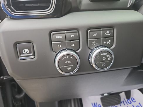 New 2026 GMC Sierra 1500 AT4 w/ Technology Package AWD/4WD image 18