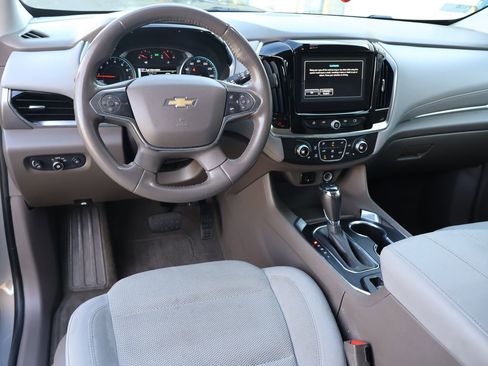 Used 2018 Chevrolet Traverse LT image 23