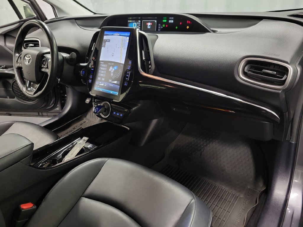Used 2021 Toyota Prius Prime XLE FWD image 33