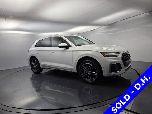 Used 2021 Audi Q5 e Premium Plus image 2