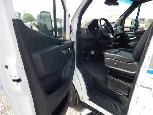 Used 2020 Mercedes-Benz Sprinter 3500 image 24