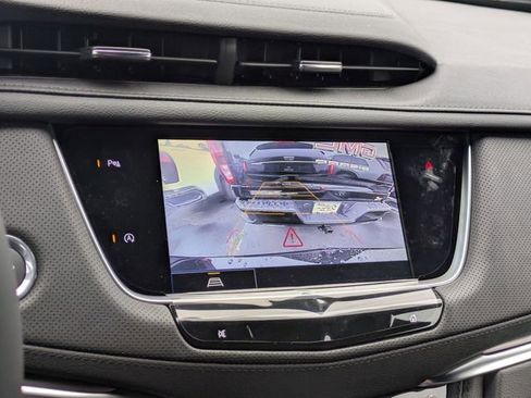 New 2025 Cadillac XT5 Luxury image 21