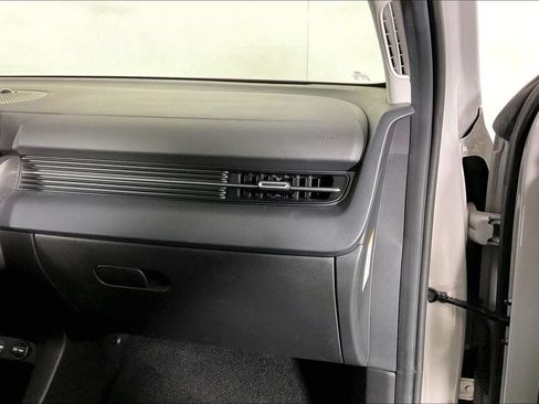 Used 2024 Hyundai Ioniq 5 SEL RWD image 16