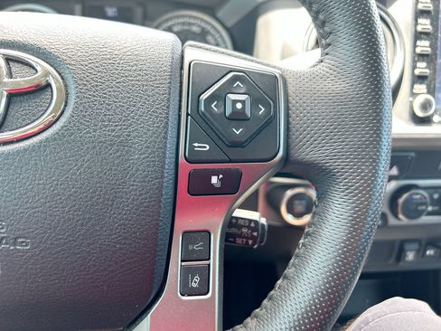 Used 2023 Toyota Tacoma SR5 AWD/4WD image 9
